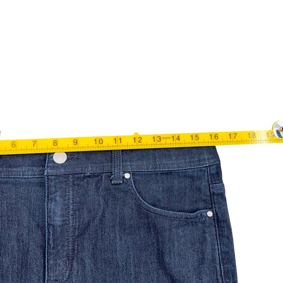 Chico's Fabulously Slimming Capri Jeans Dark Wash Size 6 0.5 Denim Pants - Picture 5 of 7